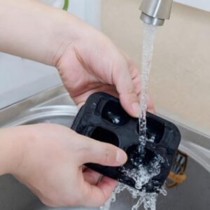 3D Skull Ice Ball 4 Grid