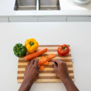 Bamboo Cutting Board with Ring 30x20
